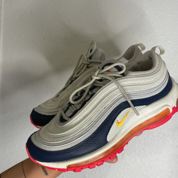 Women’s Nike Air Max 97’s - Picture 2 of 8